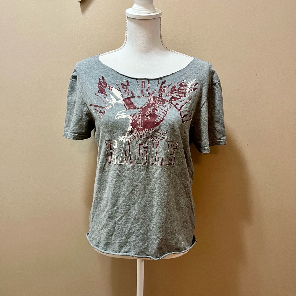 American Eagle Outfitters Gray Graphic Tee With Cut Out Neck Size Small